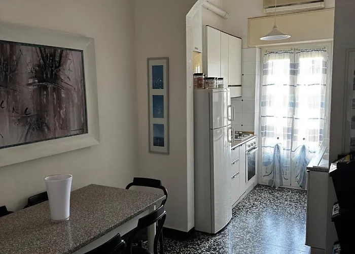 Apartment Quadrilocale A 2 Passi Dal Mare *